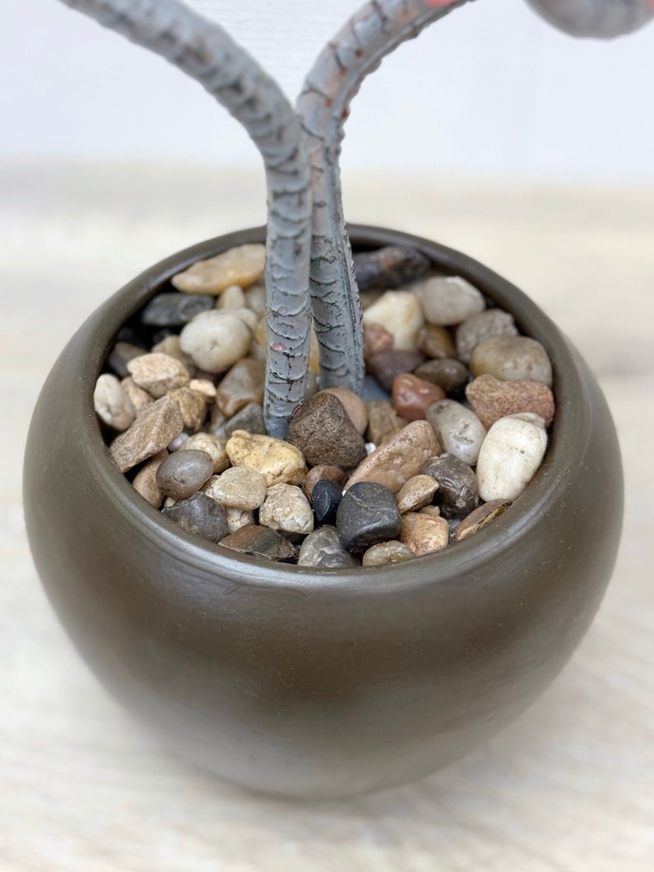 【香港現貨】仿真龍血蘭陶瓷盆栽 (39cm) | 日系極簡禪意 扭曲枝幹造型 Dracaena - Midoria